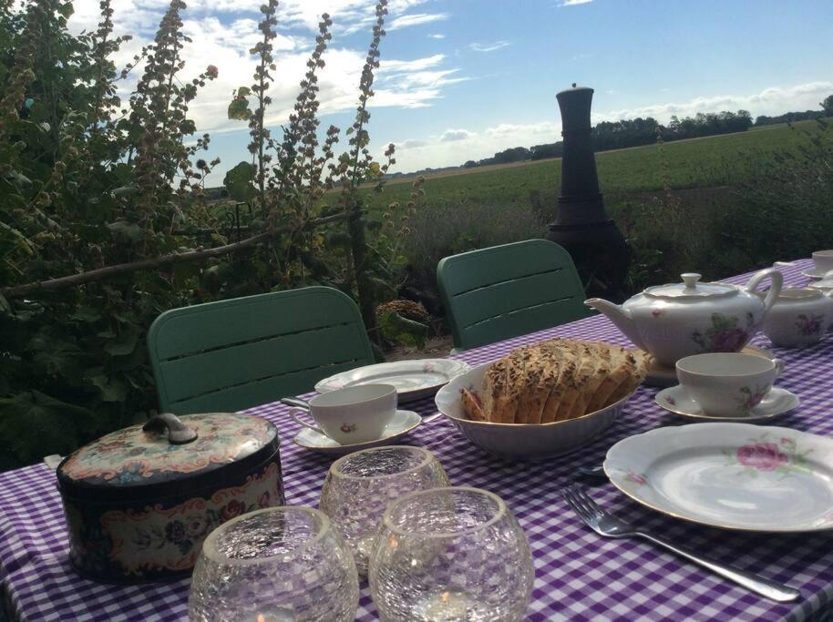 Dijkhuisje Zeeland Waterlandkerkje Buitenkant foto