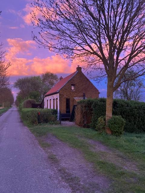 Dijkhuisje Zeeland Waterlandkerkje Buitenkant foto